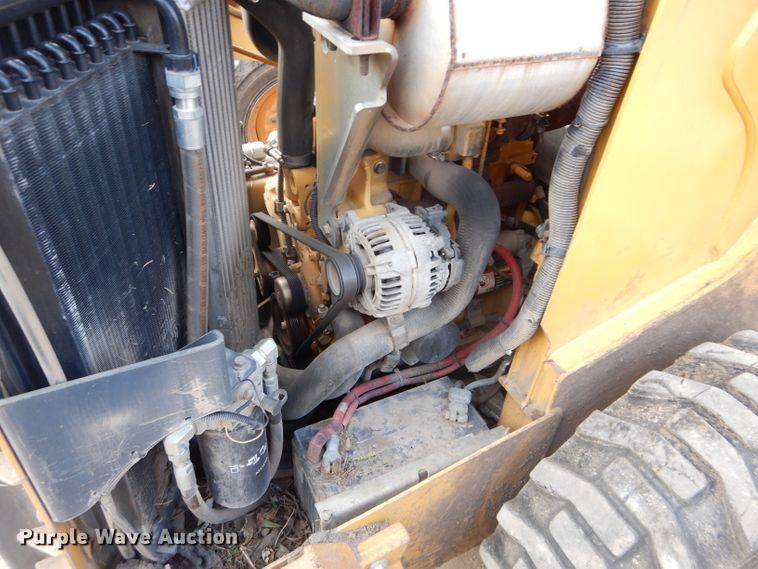 image for item DH2705 2013 John Deere 318D skid steer