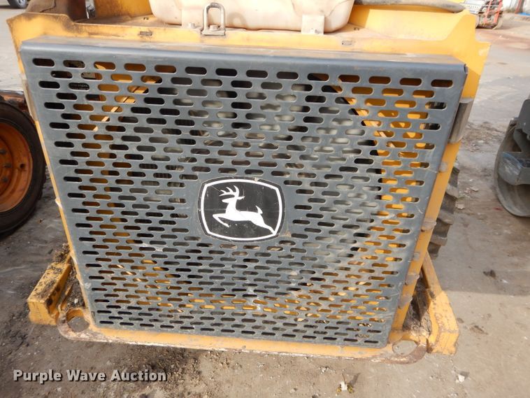 image for item DH2705 2013 John Deere 318D skid steer