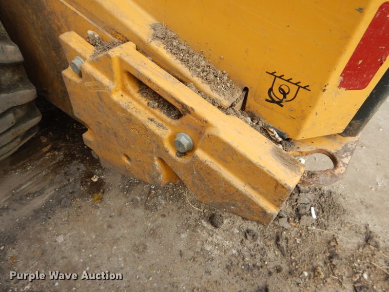 image for item DH2705 2013 John Deere 318D skid steer