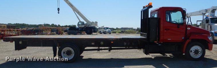 image for item DH6174 2006 Hino 268 flatbed truck