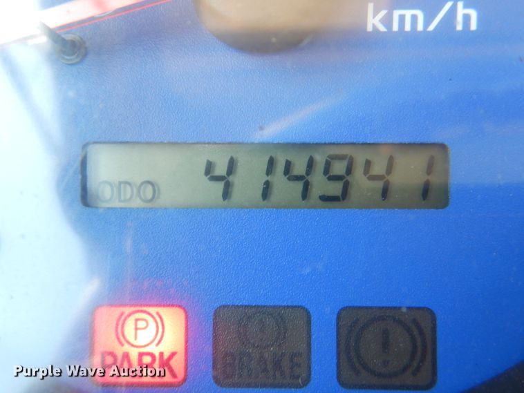 image for item DH6174 2006 Hino 268 flatbed truck