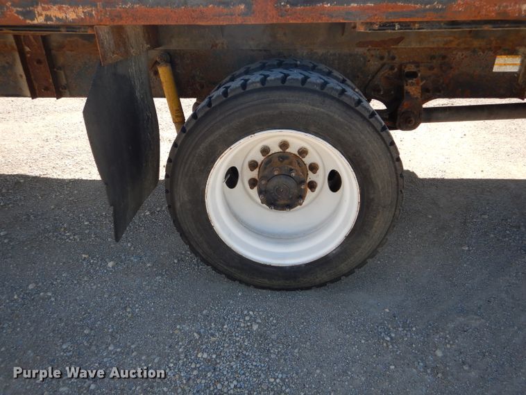 image for item DH6174 2006 Hino 268 flatbed truck