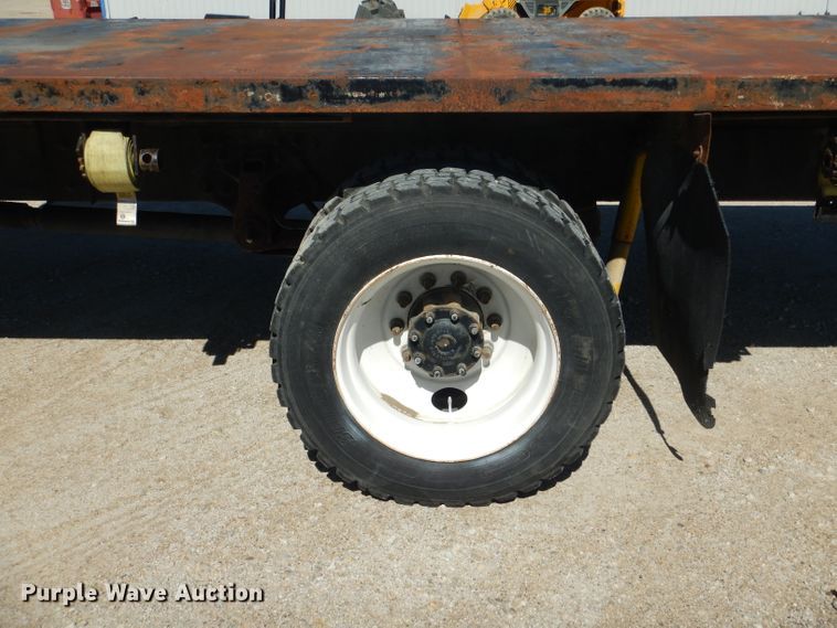image for item DH6174 2006 Hino 268 flatbed truck