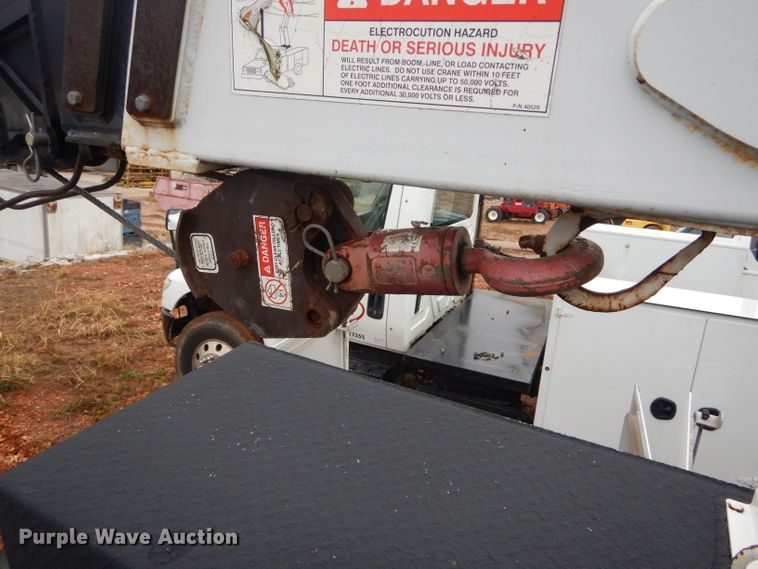 image for item DH6756 2000 Freightliner FL70 utility bed truck with crane