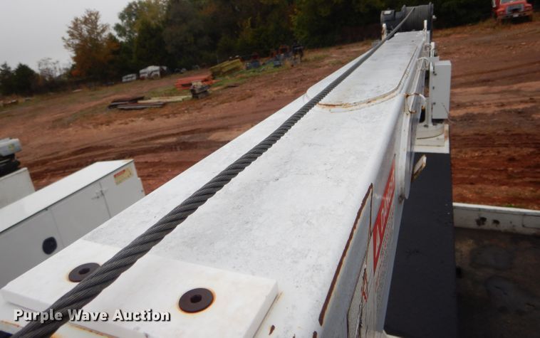 image for item DH6756 2000 Freightliner FL70 utility bed truck with crane