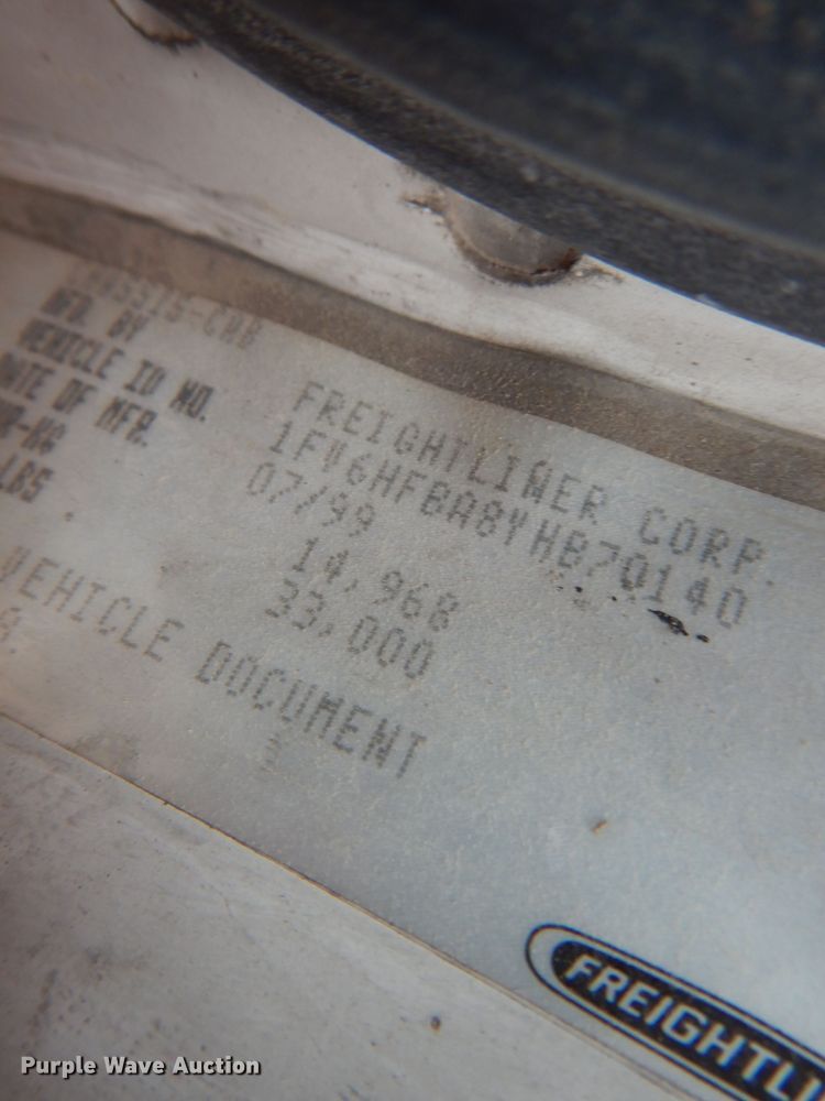 image for item DH6756 2000 Freightliner FL70 utility bed truck with crane