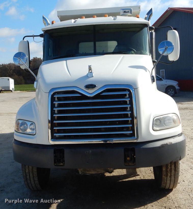 image for item DH6790 2001 Mack CX613 dump truck