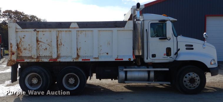 image for item DH6790 2001 Mack CX613 dump truck