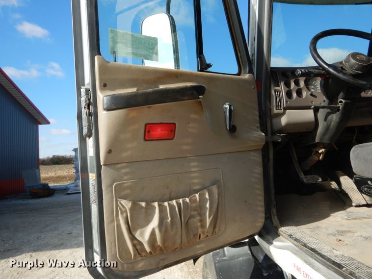 image for item DH6790 2001 Mack CX613 dump truck