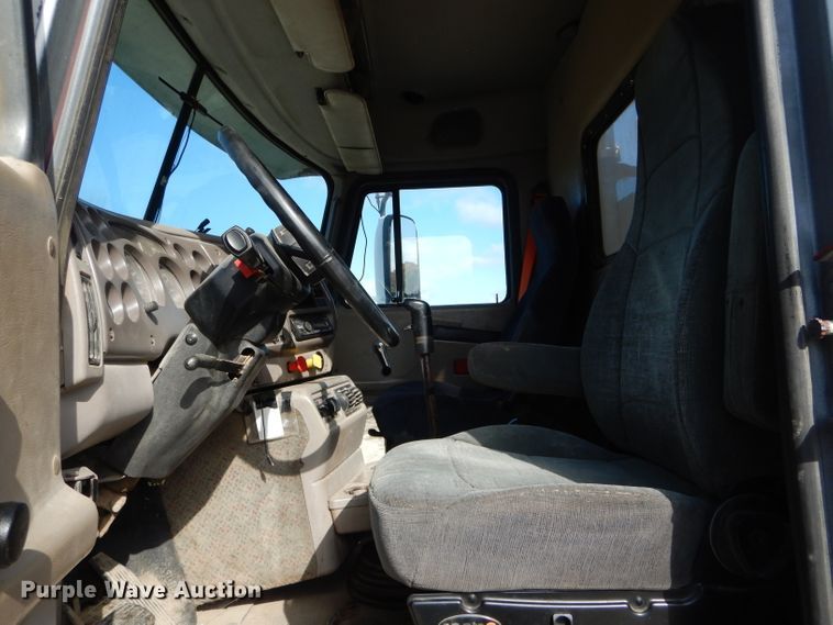 image for item DH6790 2001 Mack CX613 dump truck