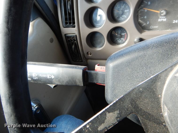 image for item DH6790 2001 Mack CX613 dump truck