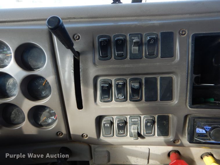 image for item DH6790 2001 Mack CX613 dump truck