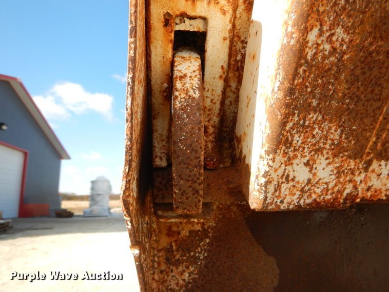 image for item DH6790 2001 Mack CX613 dump truck