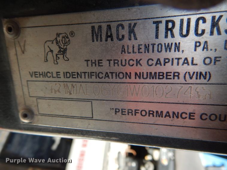 image for item DH6790 2001 Mack CX613 dump truck