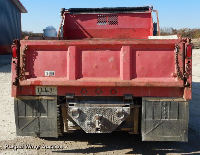 image for item DH6793 1998 International 4700 dump truck
