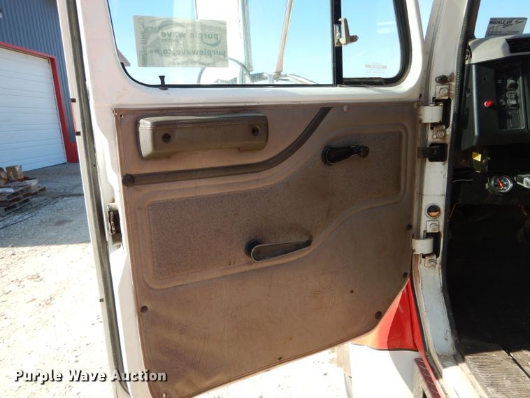 image for item DH6793 1998 International 4700 dump truck