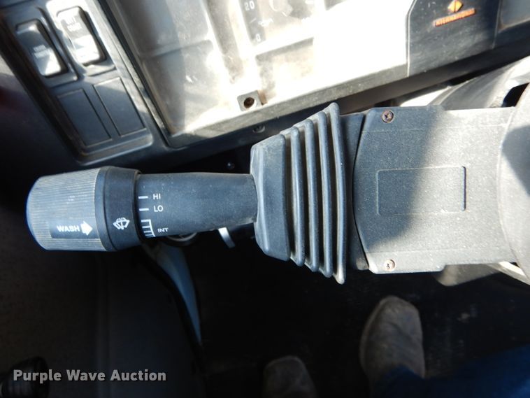 image for item DH6793 1998 International 4700 dump truck