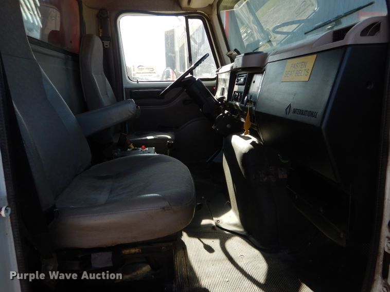 image for item DH6793 1998 International 4700 dump truck