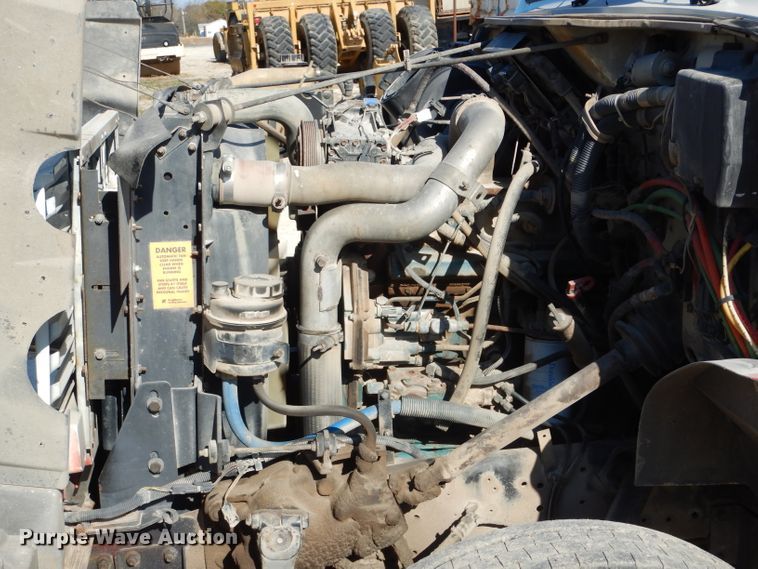 image for item DH6793 1998 International 4700 dump truck