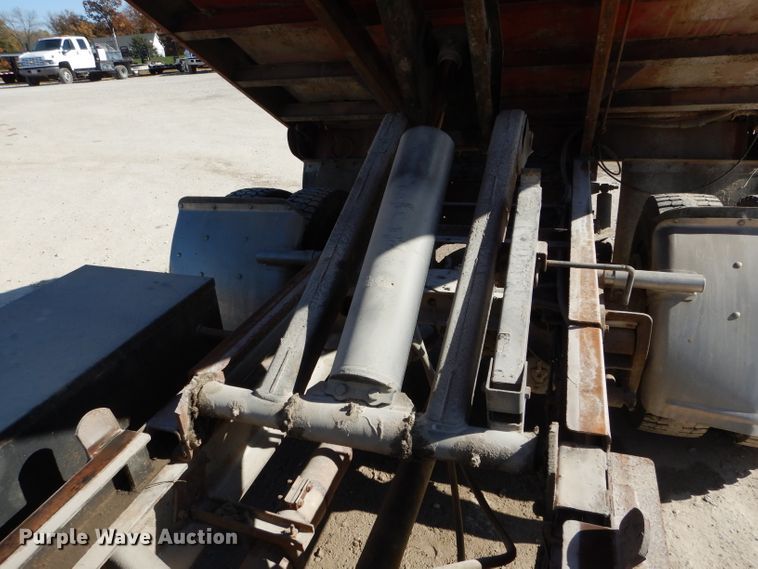 image for item DH6793 1998 International 4700 dump truck