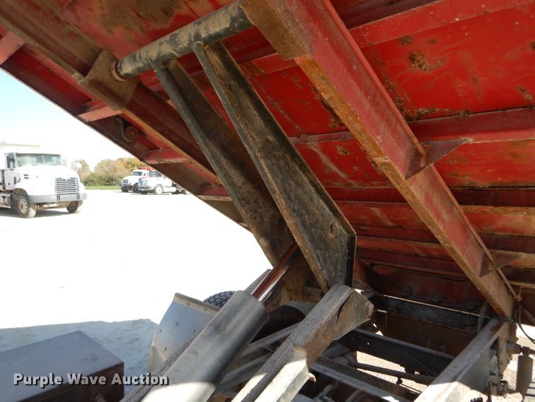 image for item DH6793 1998 International 4700 dump truck