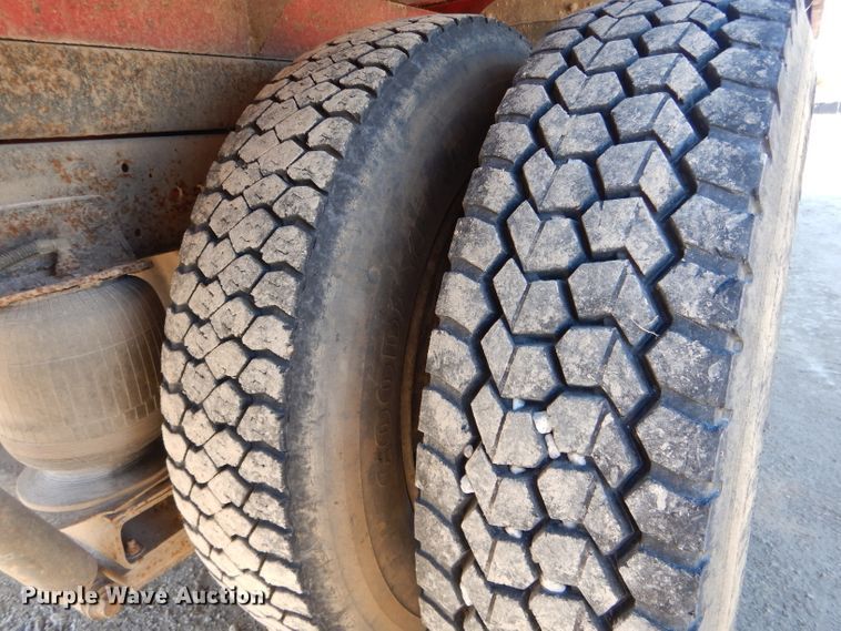 image for item DH6793 1998 International 4700 dump truck