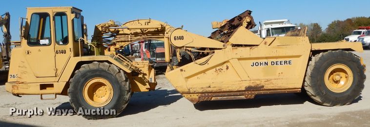 image for item DH6795 1989 John Deere 762B elevating scraper