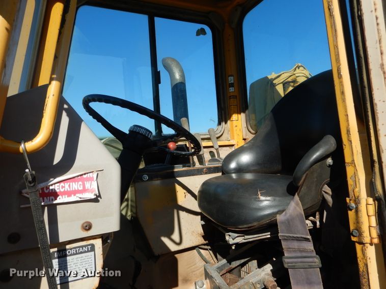 image for item DH6795 1989 John Deere 762B elevating scraper