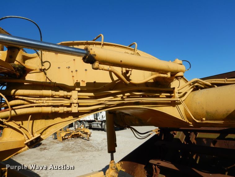 image for item DH6795 1989 John Deere 762B elevating scraper