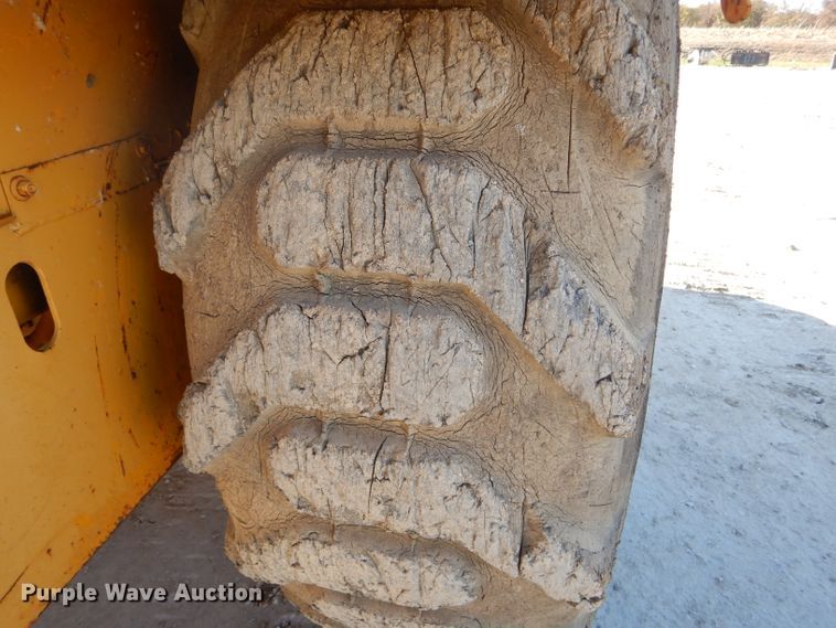 image for item DH6795 1989 John Deere 762B elevating scraper