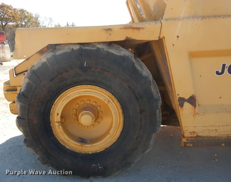 image for item DH6795 1989 John Deere 762B elevating scraper