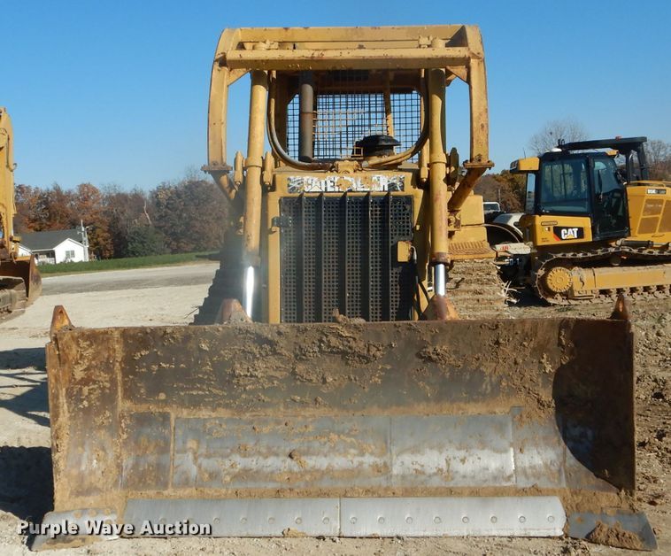 image for item DH6796 Caterpillar D6H XL Series II dozer