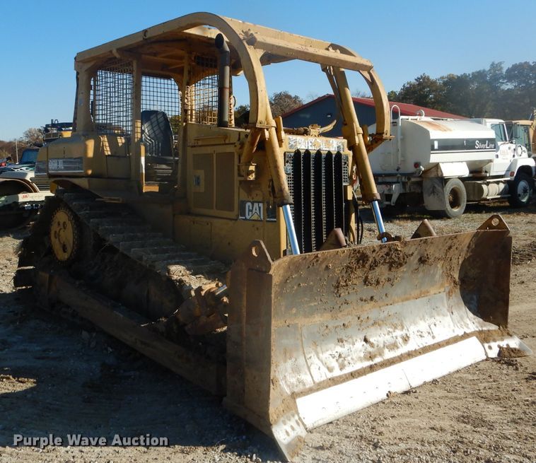 image for item DH6796 Caterpillar D6H XL Series II dozer