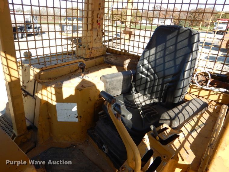 image for item DH6796 Caterpillar D6H XL Series II dozer