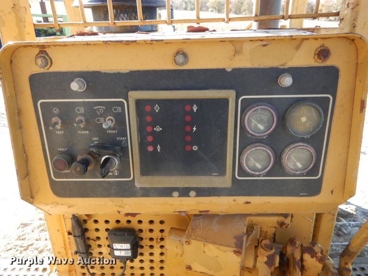 image for item DH6796 Caterpillar D6H XL Series II dozer