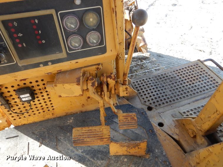 image for item DH6796 Caterpillar D6H XL Series II dozer