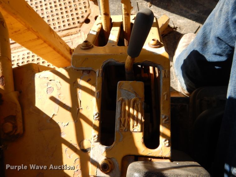 image for item DH6796 Caterpillar D6H XL Series II dozer