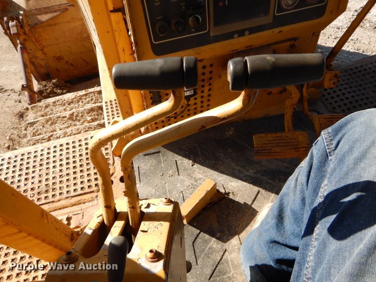 image for item DH6796 Caterpillar D6H XL Series II dozer