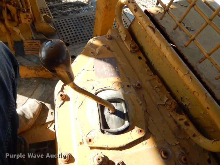 image for item DH6796 Caterpillar D6H XL Series II dozer
