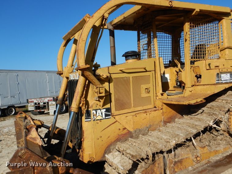 image for item DH6796 Caterpillar D6H XL Series II dozer