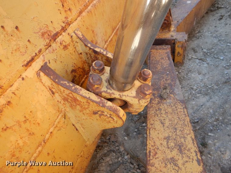 image for item DH6796 Caterpillar D6H XL Series II dozer