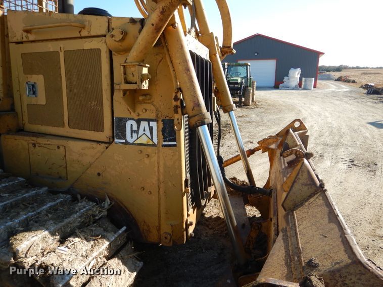 image for item DH6796 Caterpillar D6H XL Series II dozer