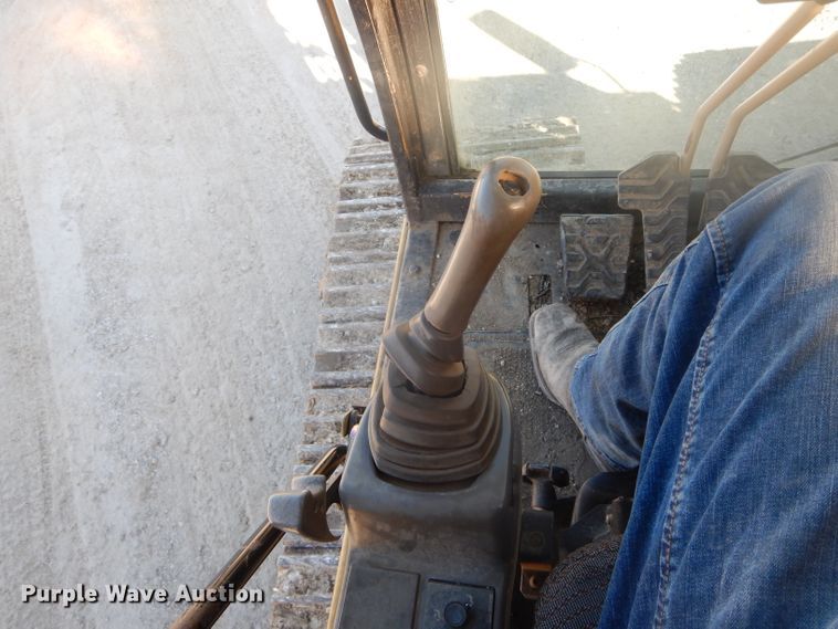 image for item DH6797 1997 Caterpillar 325B excavator