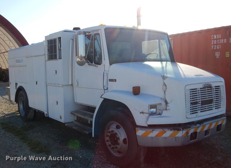image for item DH6799 2001 Freightliner FL70 service truck