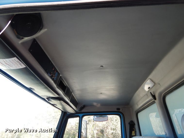 image for item DH6799 2001 Freightliner FL70 service truck