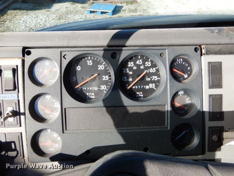 image for item DH6799 2001 Freightliner FL70 service truck