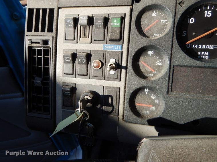 image for item DH6799 2001 Freightliner FL70 service truck