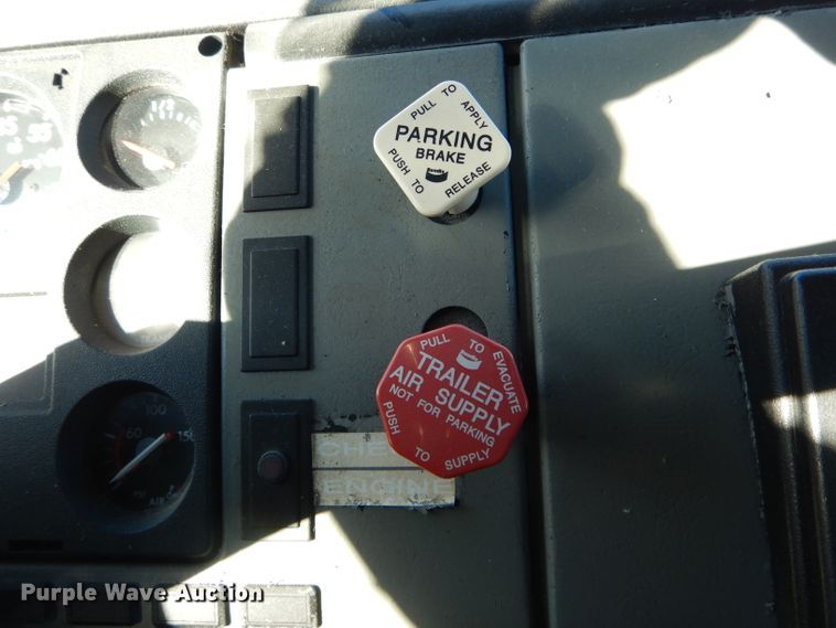 image for item DH6799 2001 Freightliner FL70 service truck