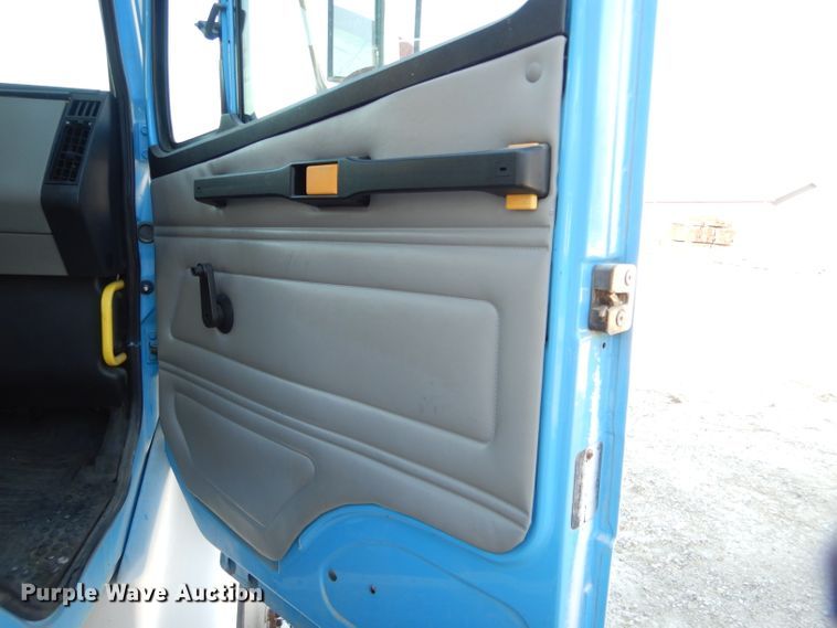 image for item DH6799 2001 Freightliner FL70 service truck