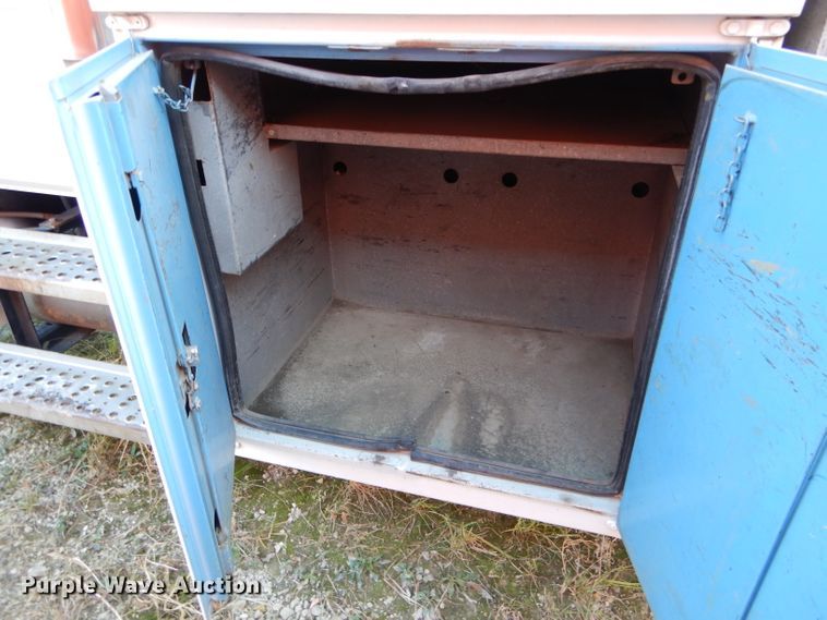 image for item DH6799 2001 Freightliner FL70 service truck